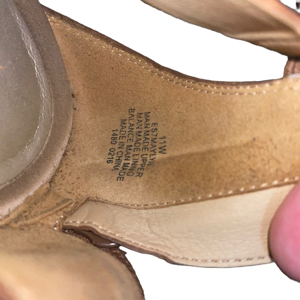 EASYSPIRIT Maylyn Brown T-Strap Gladiator Low Wedge Sandals WIDE - Picture 6 of 7